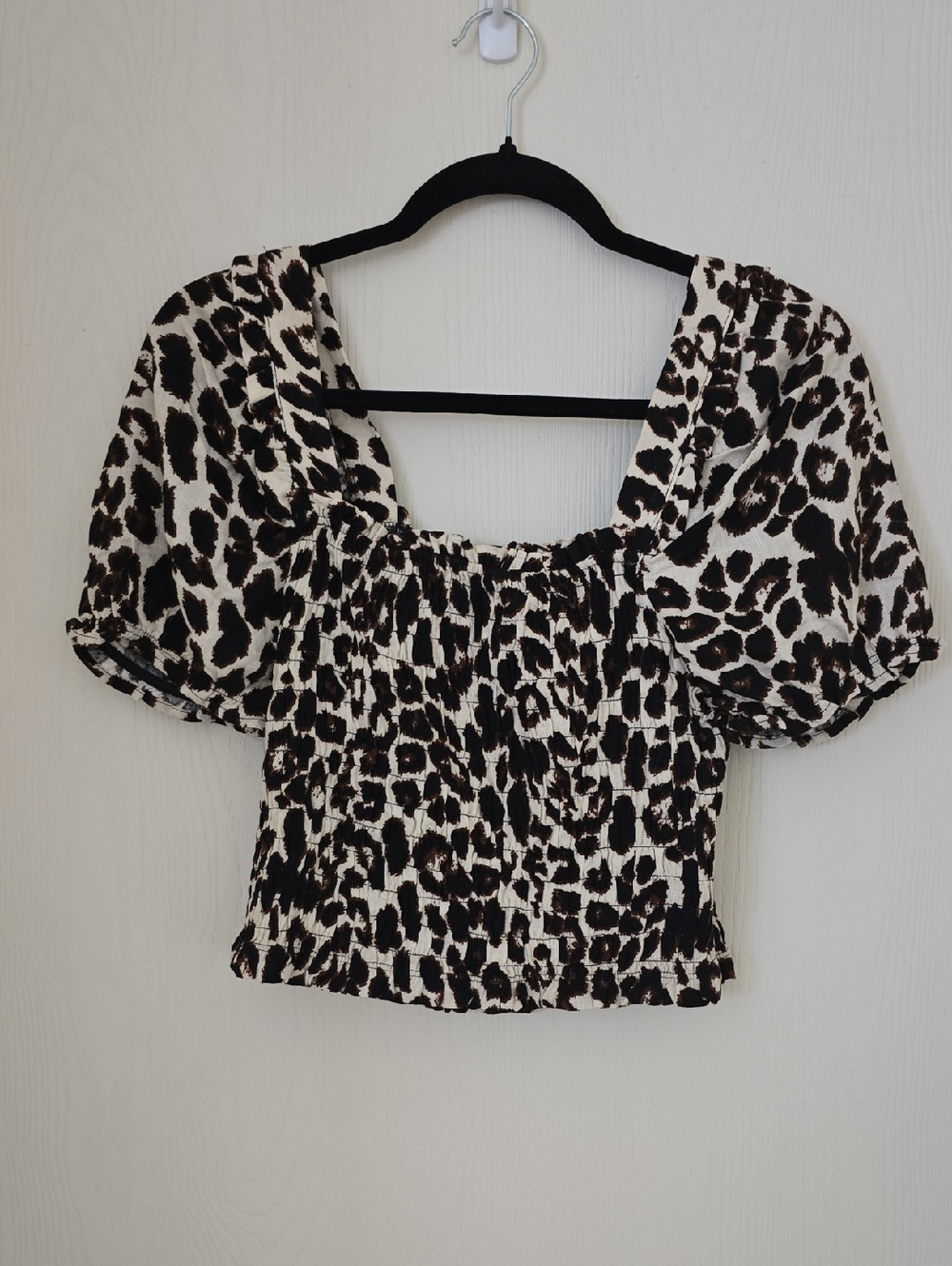 Smocked Leopard Puff Sleeve Crop Top - Black & Cream